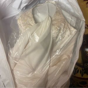 Wedding dress Bonny from David’s bridal sz 14